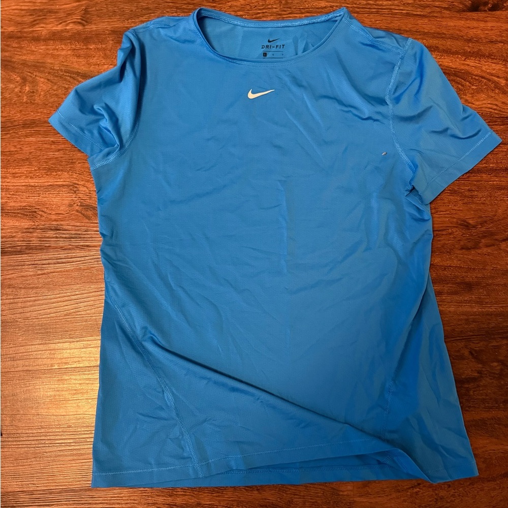 Nike Women's Short Sleeve Blue Tee